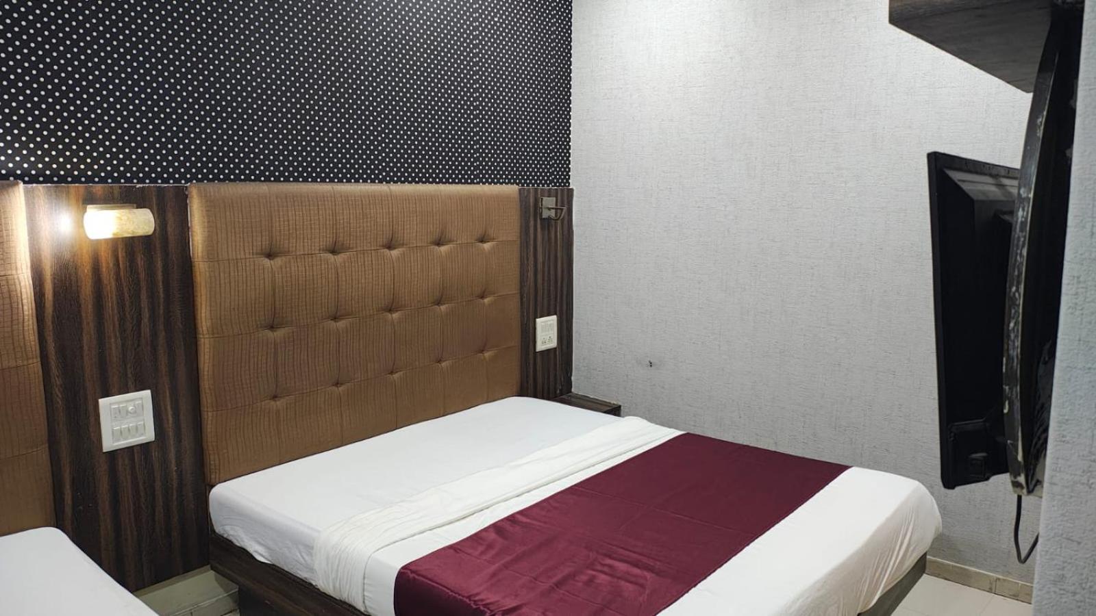 Bently International 3*